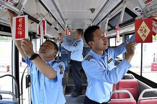 内线支柱！邹雨宸11中5拿下17分10篮板